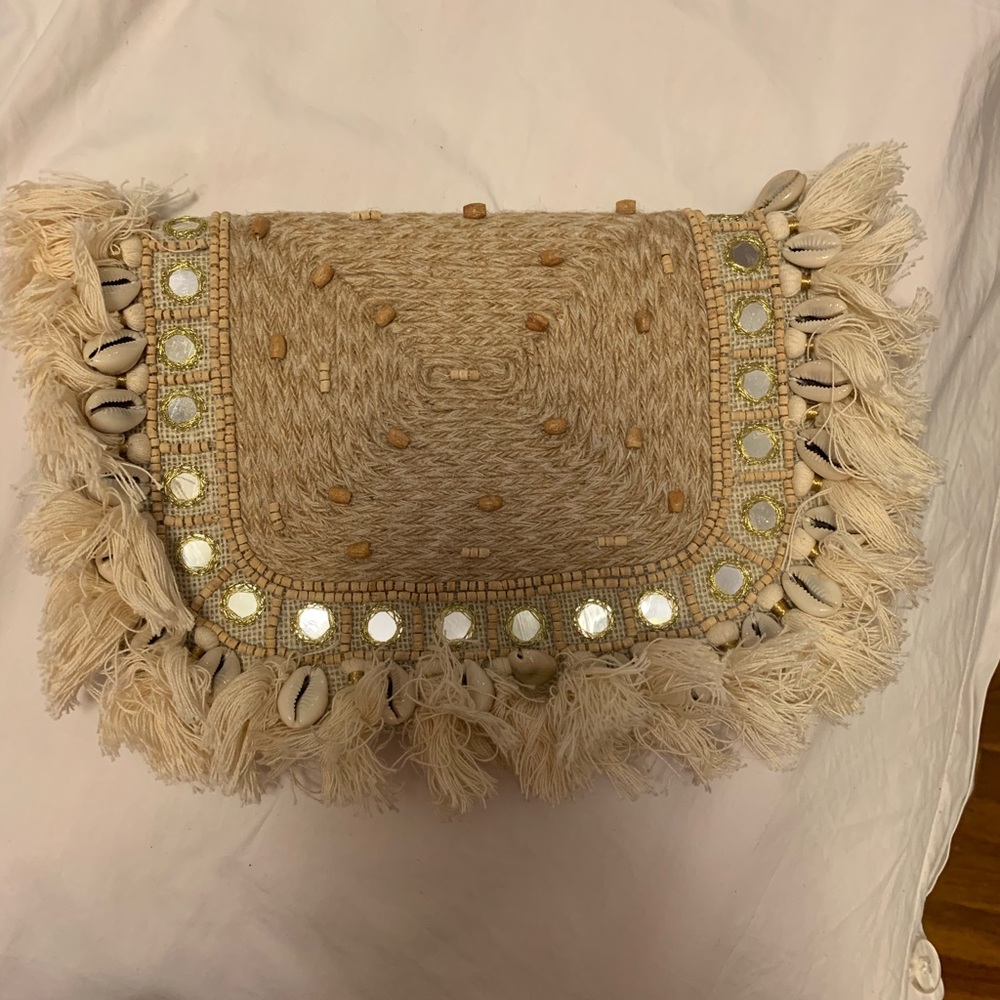 Cream Beachy Clutch PERFECT FOR THE SUMMER☀️🌴